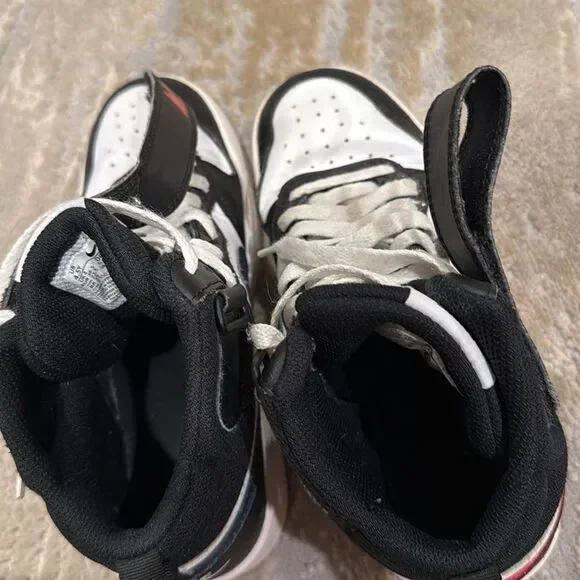 Court Borough Mid 2 GS 'White Black University Red' youth size 5.5 women’s 6 GUc - Picture 9 of 10